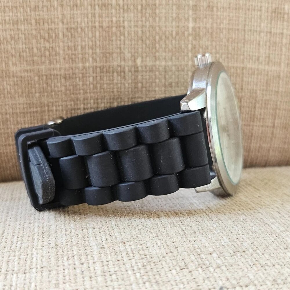 Remix Unisex Wristwatch Quartz Analog Silver Tone case Black Rubber Strap Watch - Picture 5 of 11